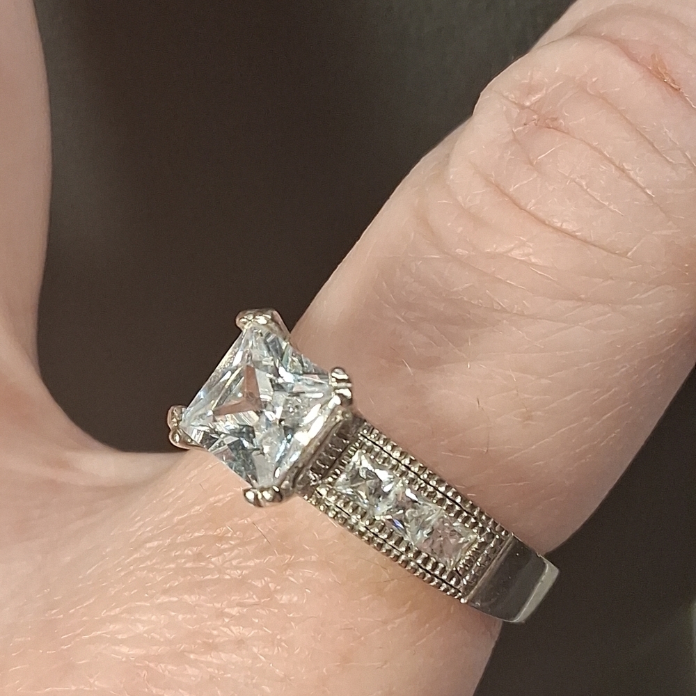 SOLD! P32. Cubic Zirconia Faceted Princess Cut Sterling Silver Ring Stamped SZ8